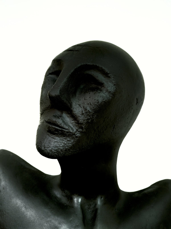 zwarte kop machielzwart hoofd kunst machiel zwart kunstenaar elst arnhem nijmegen emotie  lichaamshouding torso mat zwart 